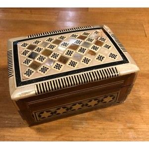 Vintage Mother of Pearl Inlay Trinket Wood Box Pattern Chess Desks 3.5 X 2.5